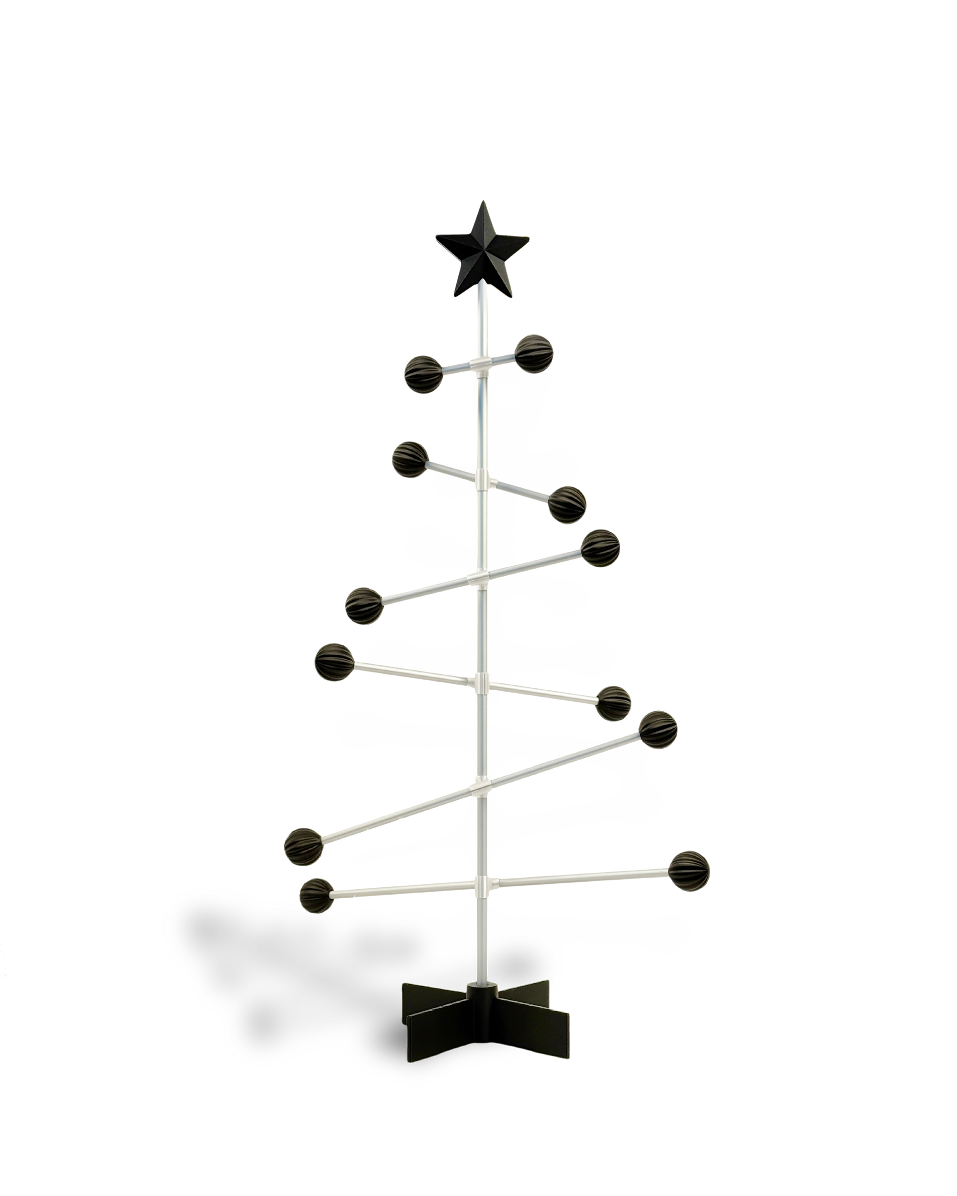 DESY Tree – Moderner modularer Weihnachtsbaum mit schwarzen Kugeln und einem schwarzen Stern.