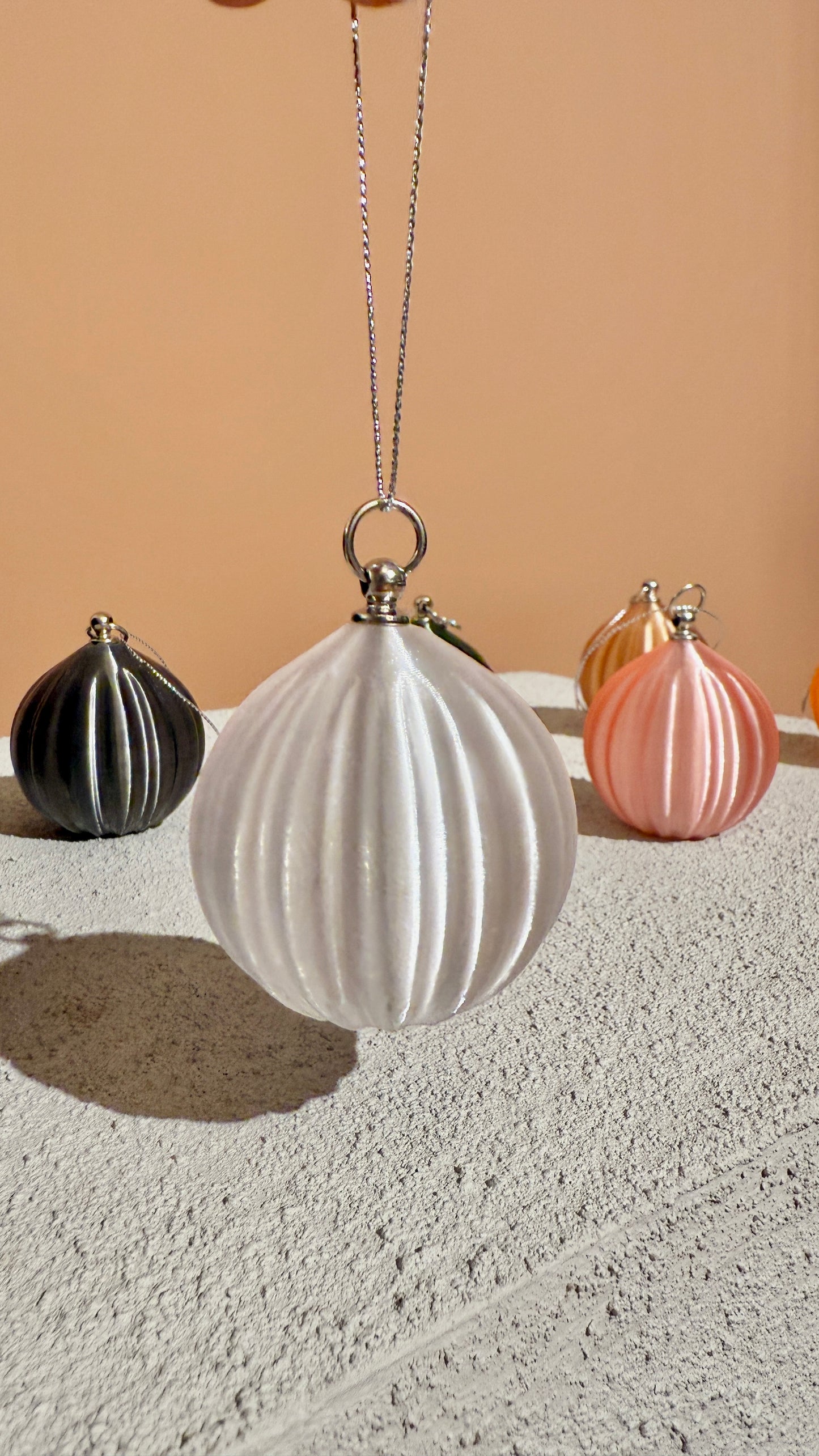 Weihnachtskugel mit LED-Licht – Gerade Linie (2er-Set)