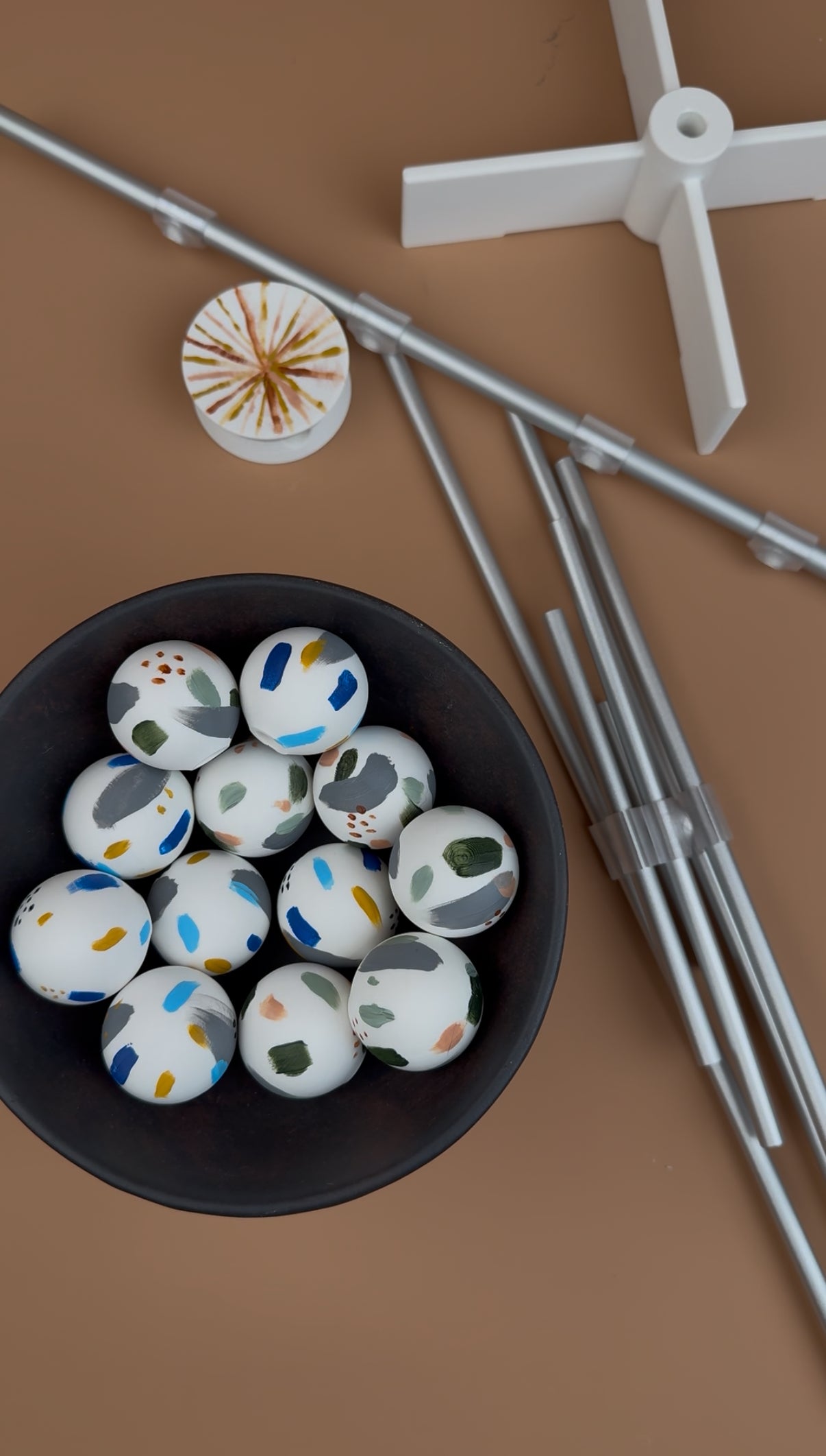 DESY Tree – DIY Edition (No Ornaments Included)